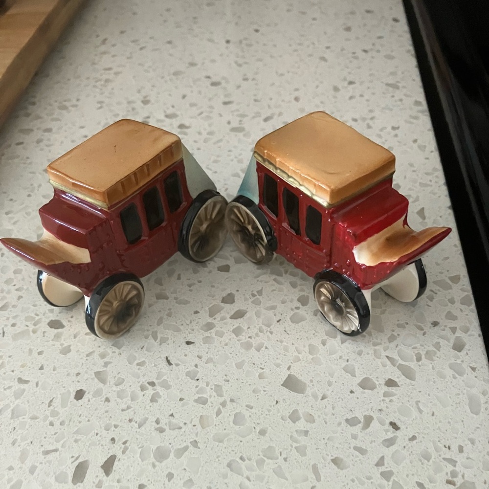 Vintage Collectible Red and Gold Stagecoach Salt & Pepper